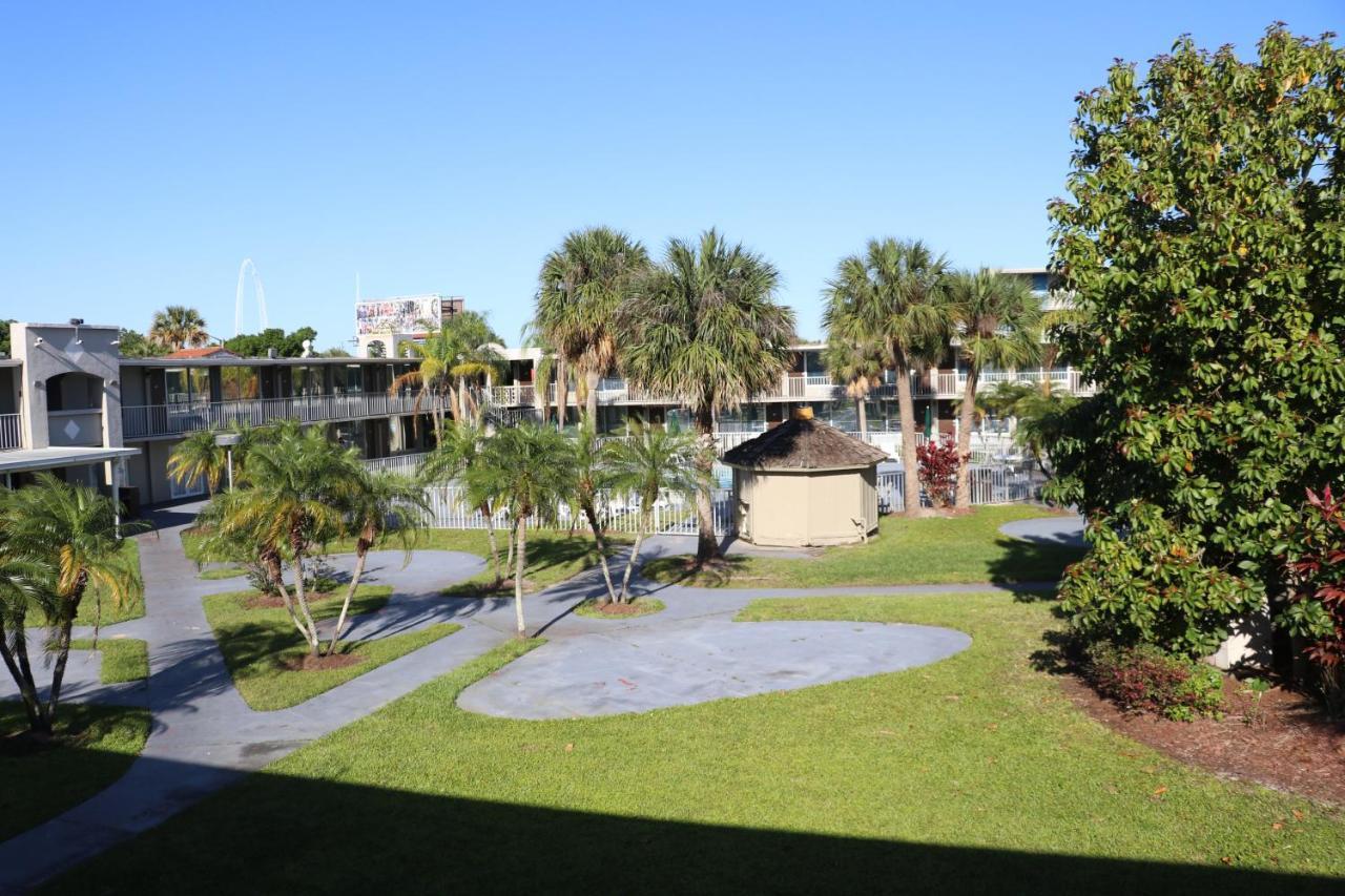 Howard Johnson By Wyndham Orlando-International Drive Экстерьер фото